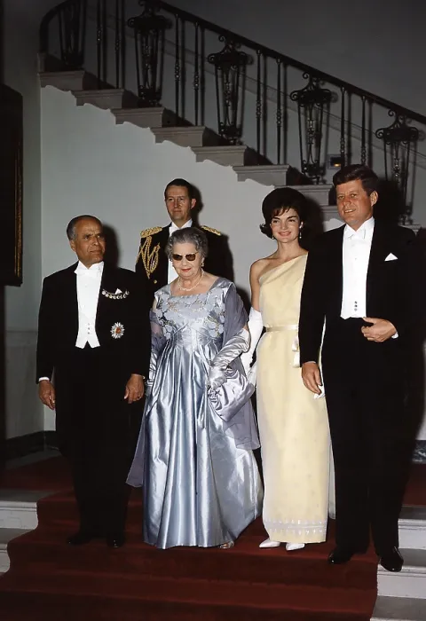 Framed Print : White House state dinner quests at Grand Stair Case. L-R: Tunisian President Habib Bourguiba, Mrs. Bourguiba, Jacqueline Kennedy, President Kennedy
