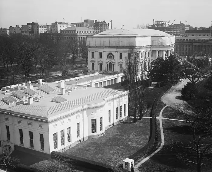 Framed Print : White House undergoing renovations during the Calvin Coolidge Presidency. March 16, 1927
