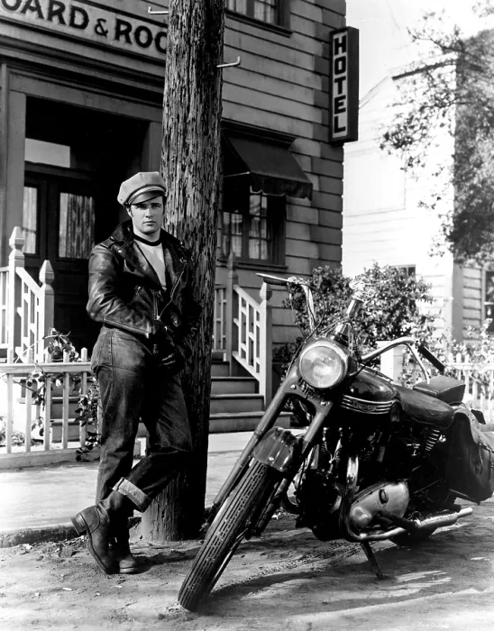 Framed Print : THE WILD ONE, Marlon Brando, 1954