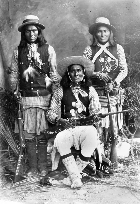 Framed Print : Wild West. Das-Luca, Skro-Kit, Shus-El-Day: White Mountain Apaches posed with rifles, 1909