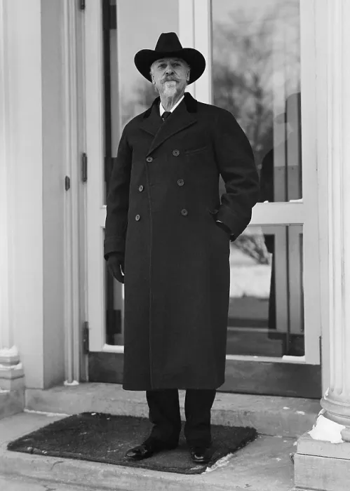 Framed Print : William Cody, aka Buffalo Bill, visited President Woodrow Wilson at the White house, Nov. 1916 Framed Print : William Cody, aka Buffalo Bill, visited President Woodrow Wilson at the White house, Nov. 1916