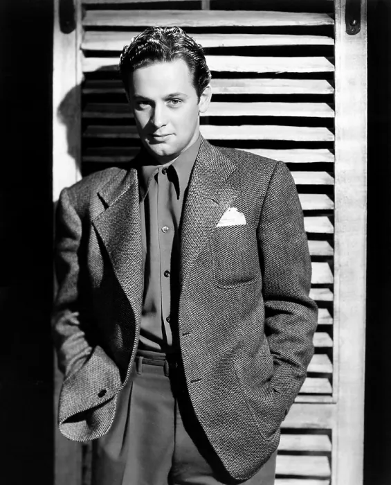 Framed Print : William Holden, Columbia portrait, circa 1939-1940 Framed Print : William Holden, Columbia portrait, circa 1939-1940