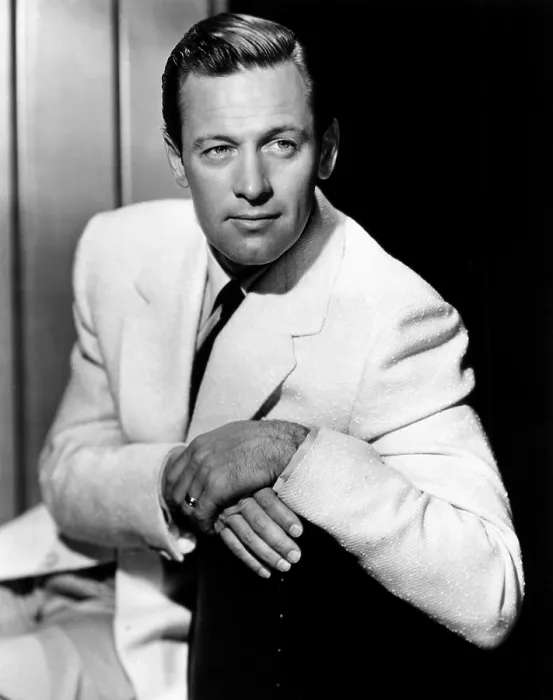 Framed Print : William Holden, Paramount portrait, 1953 Framed Print : William Holden, Paramount portrait, 1953