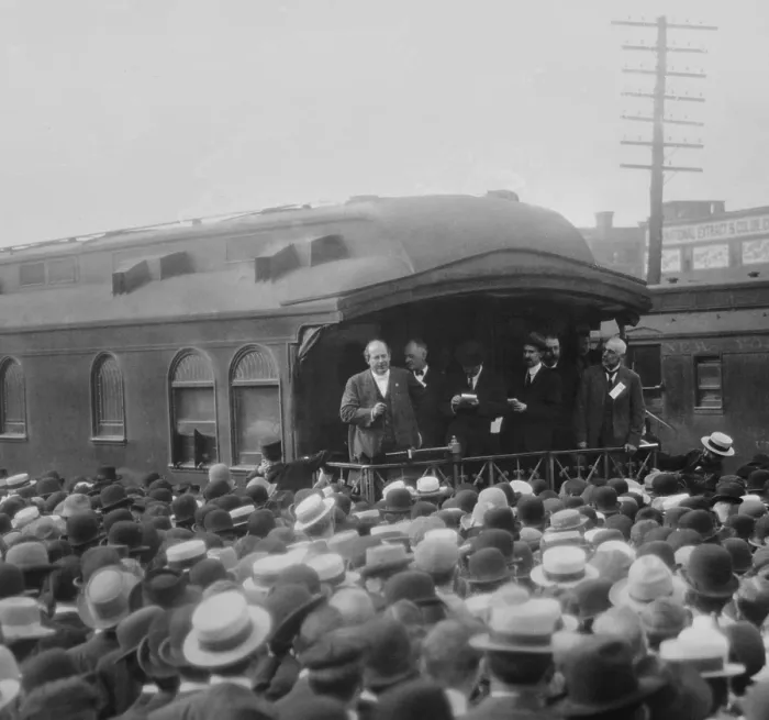 Framed Print : William Jennings Bryan speaking from his campaign train in Utica, New York, 1908. He lost the election against Republican William Howard Taft (BSLOC_2017_2_106)