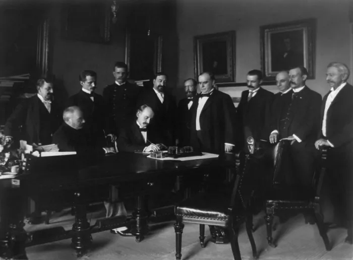 Framed Print : William R. Day signing of the peace protocol of the Spanish-American War, on Aug. 12, 1898