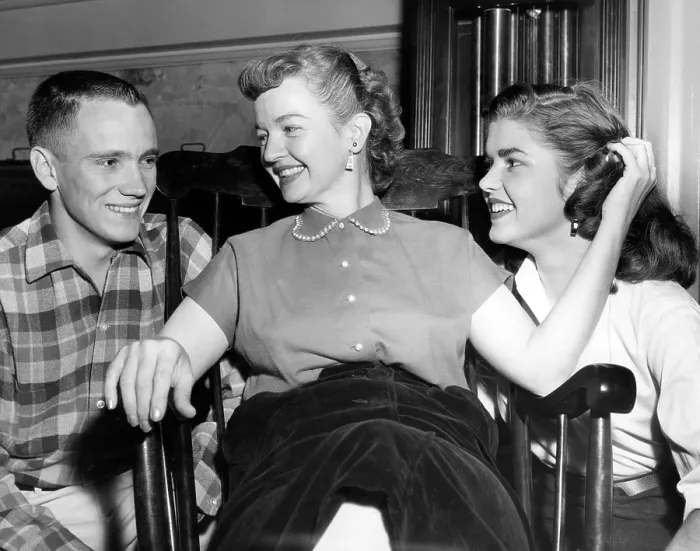 Framed Print : William Rose (left), fiance of Cheryl Rogers (right), Dale Evans (center), circa December 12, 1957. Courtesy: CSU Archives / Everett Collection