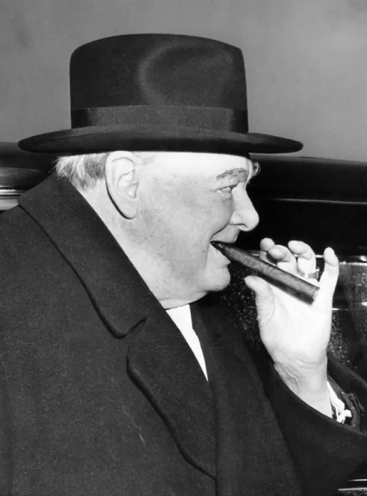 Framed Print : Winston Churchill, 1953. Courtesy: CSU Archives / Everett Collection