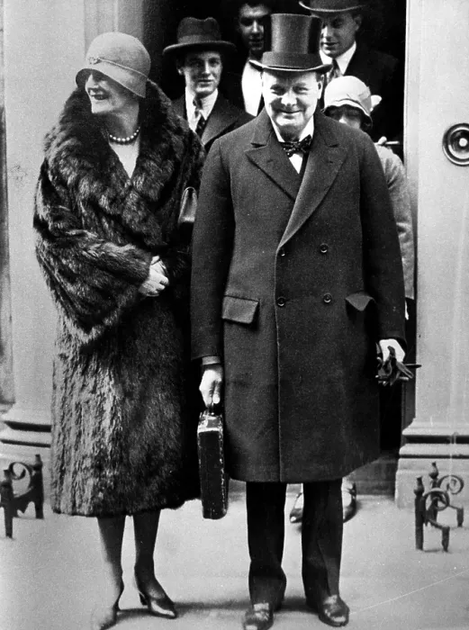 Framed Print : Winston Churchill and his wife, Clementine, 1920s. Courtesy: CSU Archives / Everett Collection