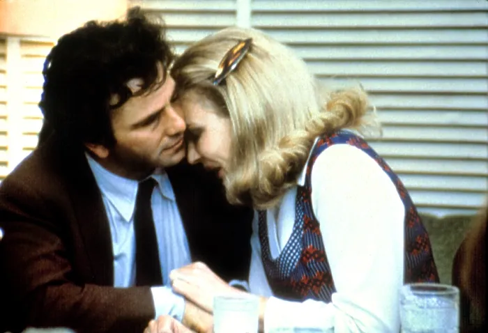 Framed Print : A WOMAN UNDER THE INFLUENCE, Peter Falk, Gena Rowlands, 1974