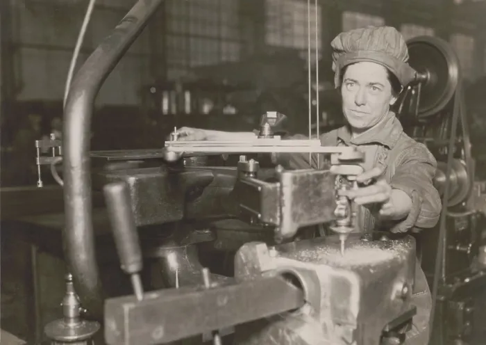 Framed Print : Woman operating a profiling extractor machine at the Eddystone Ammunitions Plant, Pennsylvania. 1914-1918, World War I. (BSLOC_2016_13_121.jpg ) Framed Print : Woman operating a profiling extractor machine at the Eddystone Ammunitions Plant, Pennsylvania. 1914-1918, World War I. (BSLOC_2016_13_121.jpg )