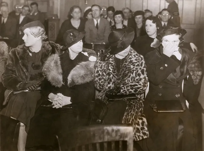 Framed Print : Four women of accused and convicted of harboring fugitives Clyde Barrow and Bonnie Parker. Left to right: Audrey Barrow, Mrs