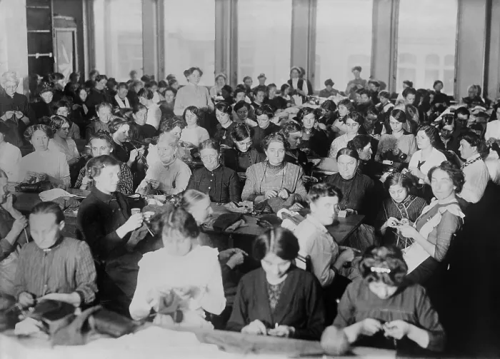 Framed Print : Women in Berlin, Germany, knitting for soldiers during World War I. 1914-15. (BSLOC_2012_4_51)