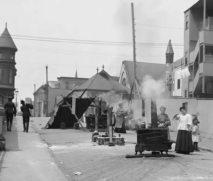 Framed Print : Women cooking in the street, after the April 18, 1906, San Francisco earthquake Framed Print : Women cooking in the street, after the April 18, 1906, San Francisco earthquake