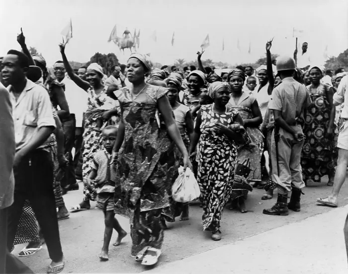 Framed Print : Women and men parade through the streets of Leopoldville in the Belgian Congo celebrating their forthcoming independence. June 1960