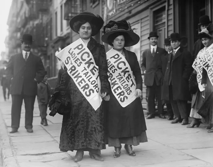 Framed Print : Women strike pickets from Ladies Tailors, during the New York shirtwaist strike of 1909, involving 20, 000 mostly Jewish women working in shirtwaist sweatshops Framed Print : Women strike pickets from Ladies Tailors, during the New York shirtwaist strike of 1909, involving 20, 000 mostly Jewish women working in shirtwaist sweatshops