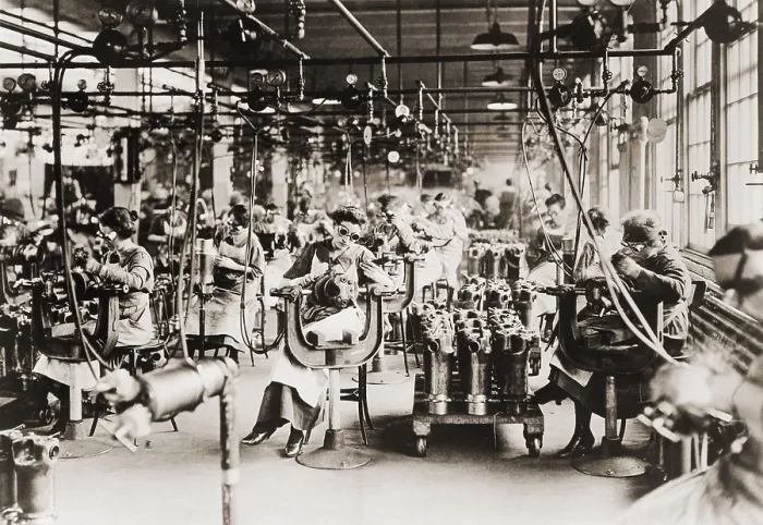 Framed Print : Women working in Welding Department, Lincoln Motor Company in Detroit, Michigan during World War I