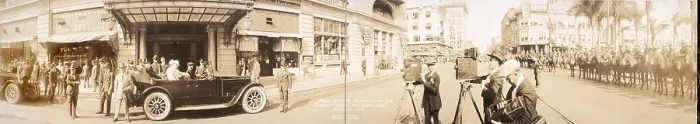Framed Print : Woodrow Wilson (1856-1924) arriving at U. S. Grant Hotel, San Diego, Cal. Sept