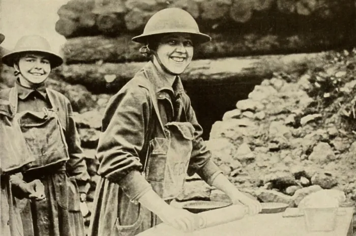 Framed Print : World War 1. American Salvation Army girls, with gas masks hanging from their necks, make pies for soldiers on the Western Front. 1918. (BSLOC_2013_1_194) Framed Print : World War 1. American Salvation Army girls, with gas masks hanging from their necks, make pies for soldiers on the Western Front. 1918. (BSLOC_2013_1_194)