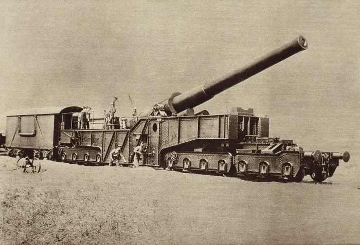 Framed Print : World War 1. Artillery in use by American forces in Argonne. The great guns manned the American Coast Artillery, and were transported to the fighting zone on railroad tracks. Ca