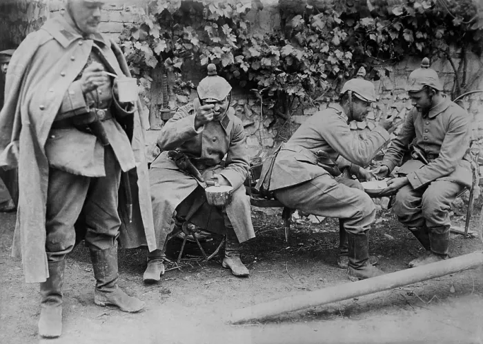 Framed Print : World War 1: Battle of Verdun. German artillery soldiers taking a meal break during their shelling of Verdun. Ca. 1915. (BSLOC_2013_1_95)