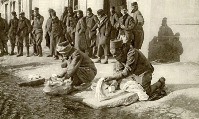 Framed Print : World War 1: Battle of Verdun. Winter work for the French Colonials behind the fighting lines. Moroccans laundering underwear in a stream near Verdun. Ca. 1916-17