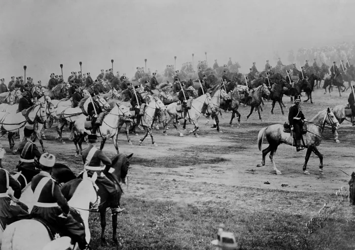 Framed Print : World War 1. Czar Nicolas II reviewing Russian troops. When Russia entered World War One, its army was the largest, but least modern of the major European powers. Ca. 1910-1915