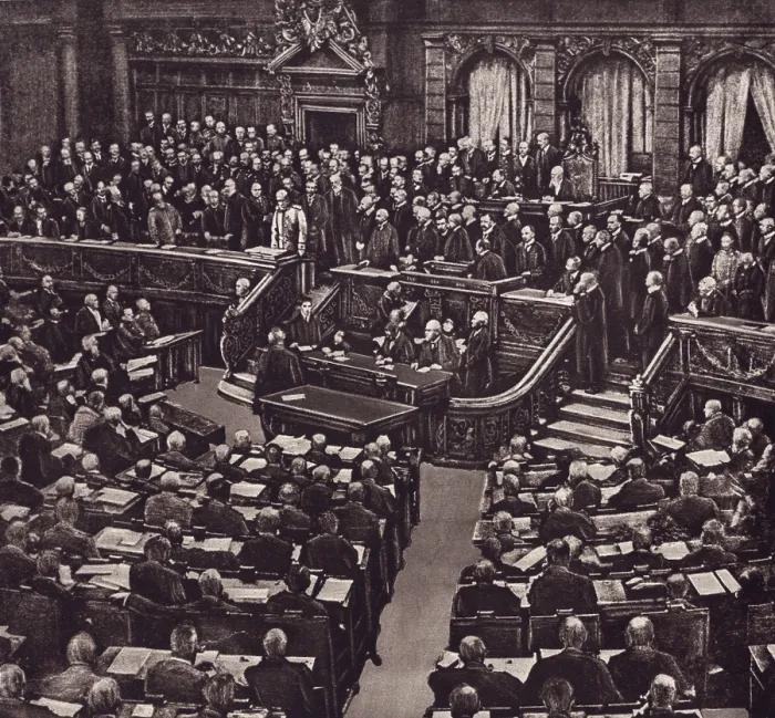 Framed Print : World War 1. German Chancellor, von Bethmann Hollweg, addressing the Reichstag during the crisis of July 1914