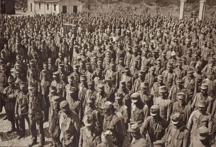 Framed Print : World War 1 on the Italian-Austrian front. Austrian prisoners taken when the Italian Army conquered Gorizia during the Sixth Battle of the Isonzo in August 1916. (BSLOC_2013_1_29) Framed Print : World War 1 on the Italian-Austrian front. Austrian prisoners taken when the Italian Army conquered Gorizia during the Sixth Battle of the Isonzo in August 1916. (BSLOC_2013_1_29)