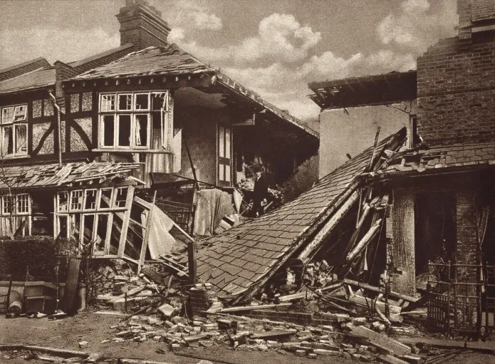 Framed Print : World War 1. London homes were wrecked and civilians killed by German aerial bombs. Ca. 1914-18. (BSLOC_2013_1_81)