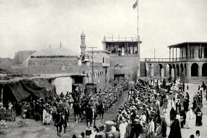 Framed Print : World War 1 in the Middle East. The Union Jack flies over Bagdad as British troops enter the city after its capture on March 11, 1917. (BSLOC_2013_1_79)