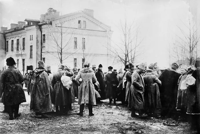 Framed Print : World War 1. Russian prisoners captured at the Second Battle of Mazuruan Lakes, Feb. 7-22, 1915. German hopes of Russia out of the war failed Framed Print : World War 1. Russian prisoners captured at the Second Battle of Mazuruan Lakes, Feb. 7-22, 1915. German hopes of Russia out of the war failed
