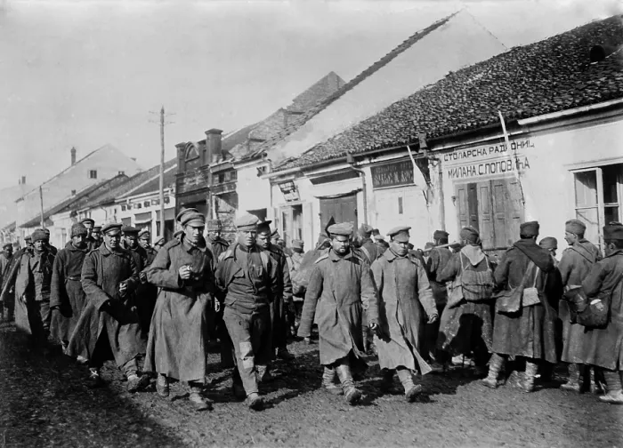 Framed Print : World War 1. Russian and Serbian prisoners of War. Ca. 1915-18