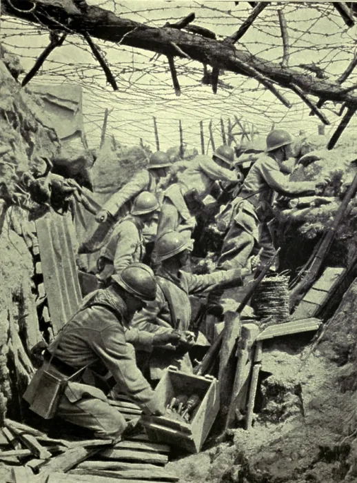 Framed Print : World War 1. Somme Offensive. These French soldiers were bombing (throwing hand grenades) at the German trenches near Maurepas from a range of fifteen yards