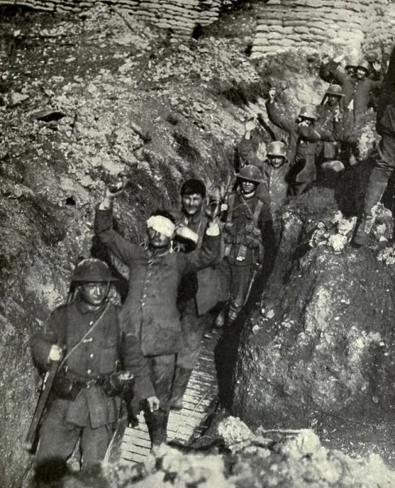 Framed Print : World War 1. Somme Offensive. German prisoners taken during the Battle of Thiepval Ridge, under British armed guard. September 26-30, 1916. (BSLOC_2013_1_119)