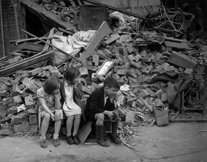 Framed Print : World War 2, Battle of Britain. Homeless children sit outside the wreckage of their home in London's East End, Sept. 1940. (BSLOC_2013_11_93)