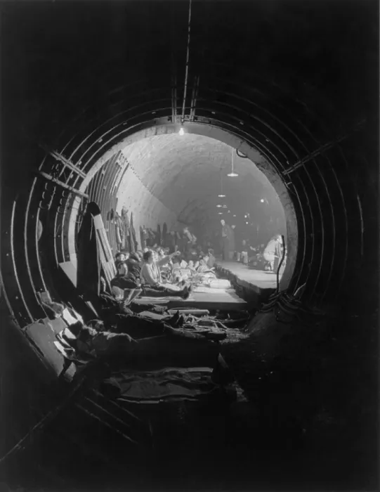 Framed Print : World War 2, Battle of Britain. Subway tunnel which has been converted into air raid shelter. West End, London. Ca. 1940-41. (BSLOC_2013_11_95)