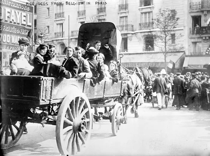 Framed Print : WORLD WAR I, Refugees from Belgium in Paris, photograph circa 1914 Framed Print : WORLD WAR I, Refugees from Belgium in Paris, photograph circa 1914