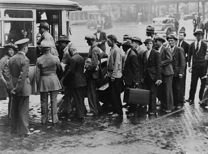 Framed Print : World War I veterans boarding a bus taking them from New York City's Battery to Fort Slocum, about 40 miles away for dollar-a-day jobs at government's reforestation camp