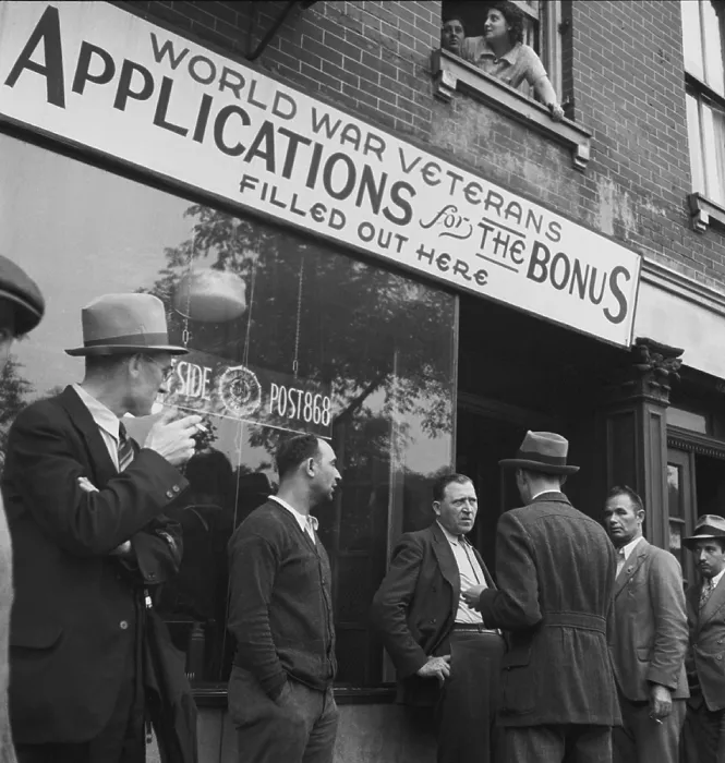 Framed Print : World War I Veterans stand in front of a New York City Post Office, to fill out applications for their long promised Bonuses. The U.S