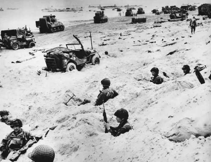 Framed Print : World War II, Soldiers on Utah Beach, France, D-Day, June 6, 1944.. Courtesy: CSU Archives  /  Everett Collection