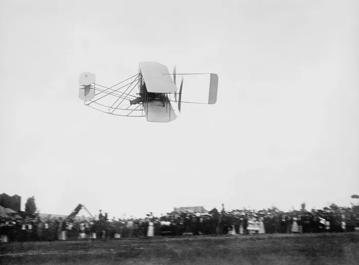 Framed Print : Wright Model A airplane flying above spectators at Army trial flights at Fort Meyer, Virginia, 1908 Framed Print : Wright Model A airplane flying above spectators at Army trial flights at Fort Meyer, Virginia, 1908