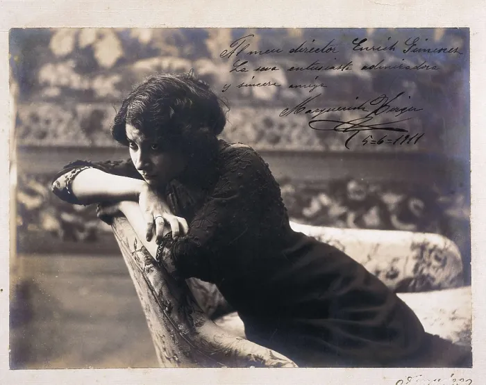 Framed Print : XIRGU, Margarita (1888-1969). Photo with dedication in Catalan to the director Enric Jimnez (5th June 1911). AISA / Everett Collection**US SALES ONLY**