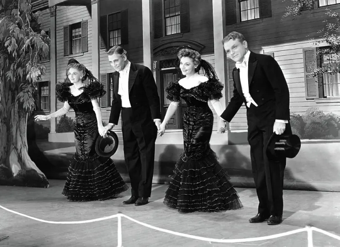 Framed Print : YANKEE DOODLE DANDY, Rosemary DeCamp, Walter Huston, Jeanne Cagney, James Cagney, 1942