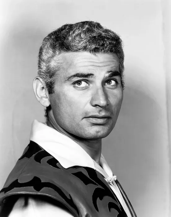 Framed Print : YANKEE PASHA, Jeff Chandler, 1954 Framed Print : YANKEE PASHA, Jeff Chandler, 1954