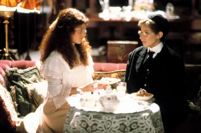 Framed Print : YENTL, Amy Irving, Barbra Streisand, 1983 Framed Print : YENTL, Amy Irving, Barbra Streisand, 1983