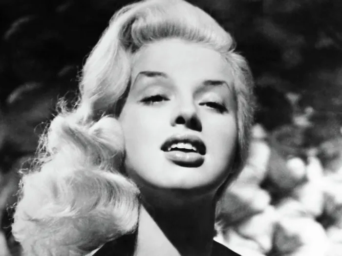 Framed Print : YIELD TO THE NIGHT, (aka BLONDE SINNER), Diana dors, 1956 Framed Print : YIELD TO THE NIGHT, (aka BLONDE SINNER), Diana dors, 1956