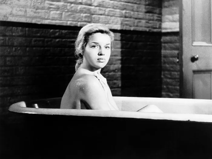 Framed Print : YIELD TO THE NIGHT, (aka BLONDE SINNER), Diana Dors, 1956