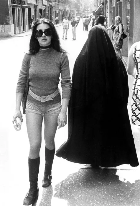 Framed Print : Young girl in hot pants and a nun on the Via Frattina, Rome Italy, 7 / 19 / 71. Courtesy: CSU Archives  /  Everett Collection
