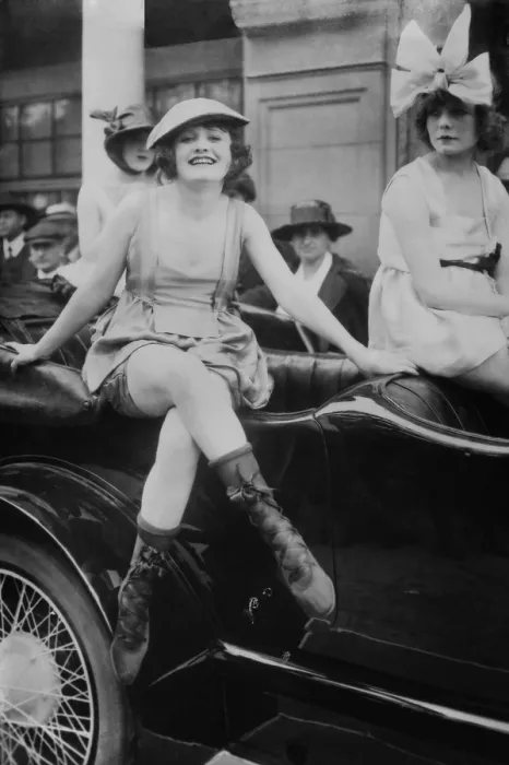 Framed Print : Three young women in bathing suits perched on a car in a Los Angeles street in the 1910s. Their bare arms and legs draw more attention than their elaborate head and foot wear Framed Print : Three young women in bathing suits perched on a car in a Los Angeles street in the 1910s. Their bare arms and legs draw more attention than their elaborate head and foot wear