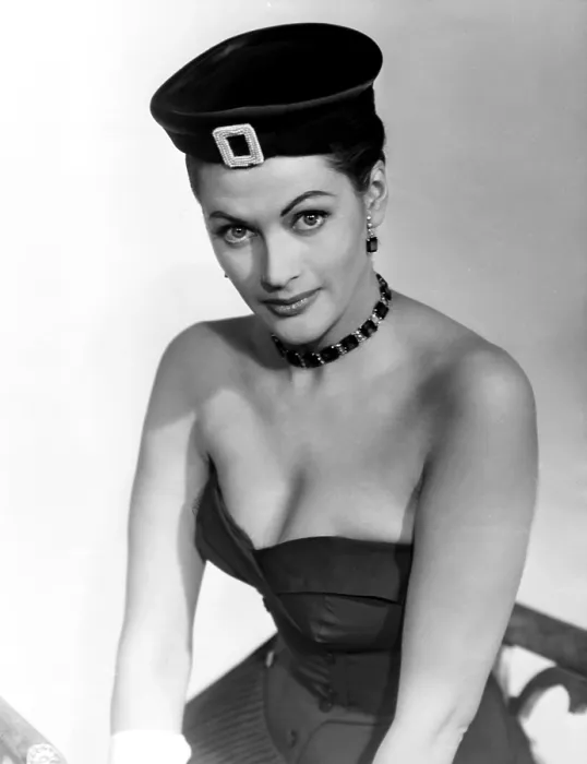 Framed Print : Yvonne De Carlo, 1955 Framed Print : Yvonne De Carlo, 1955